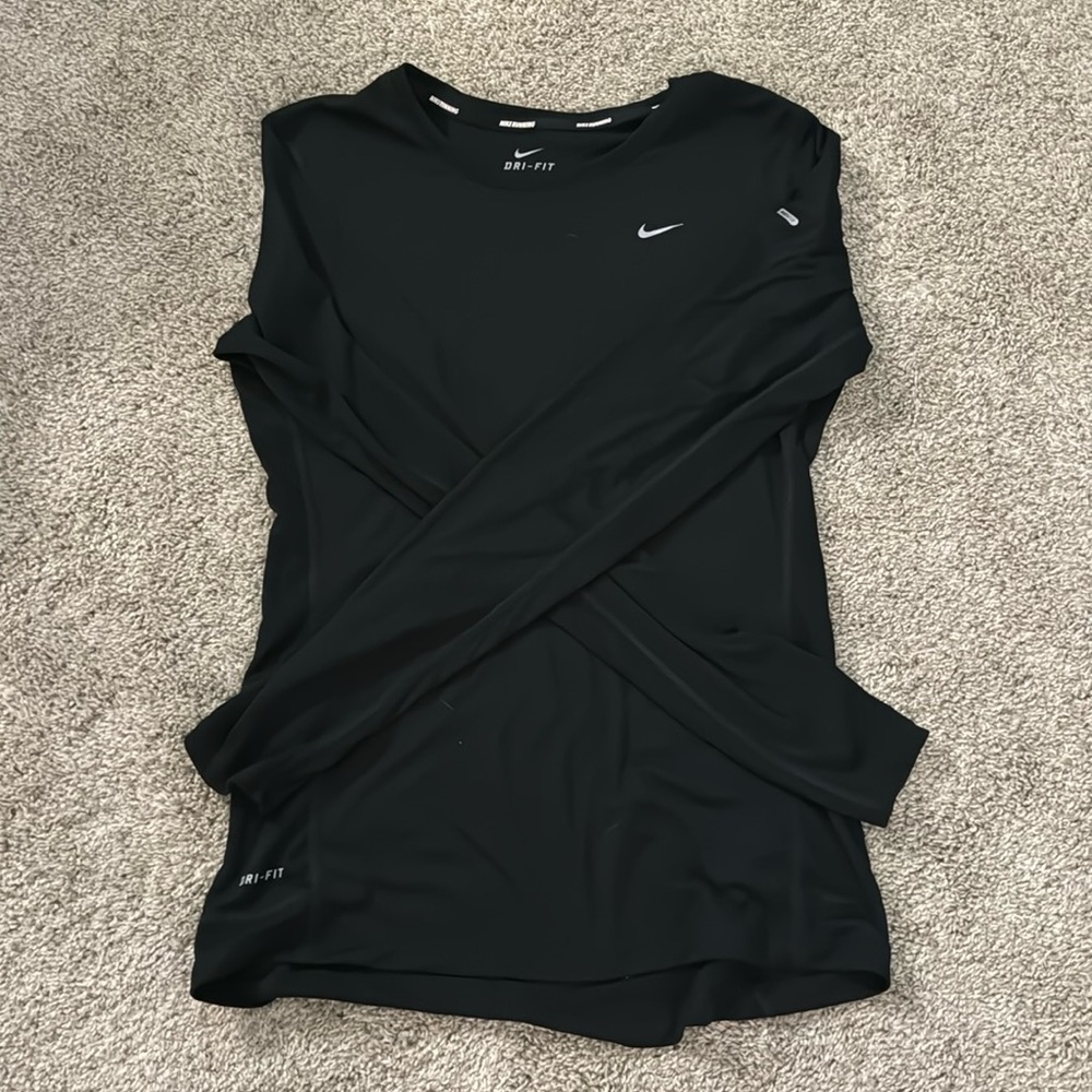 Women's Nike dri fit black long sleeve. Size small. Like new